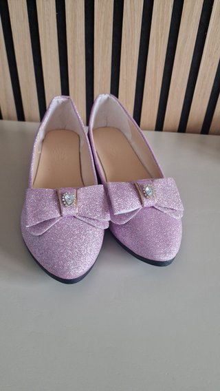 Sapatos rasos lilás com brilho