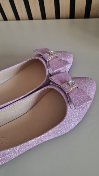 Sapatos rasos lilás com brilho