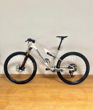 Megamo Track 02 T-Type AXS T-L
