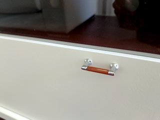 Mesa, carrito o mueble de TV de madera maciza con