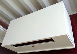 Mesa, carrito o mueble de TV de madera maciza con