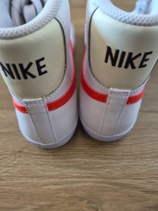 Nike Blazer Mid 77 Blancas/Rojas