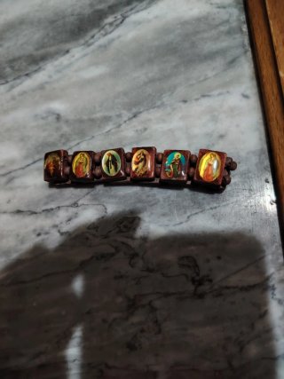 3 Figuras Religiosas y Pulsera