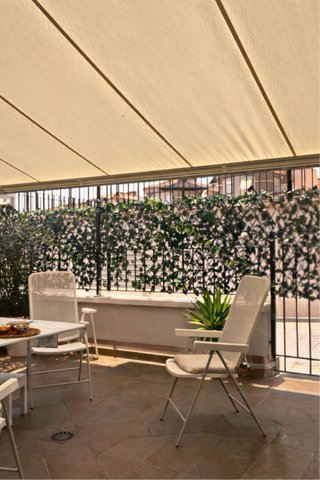 Sillas de terraza blancas