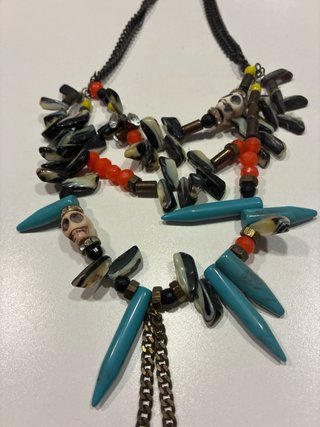 Collar Turquesa Calaveras y Cuentas