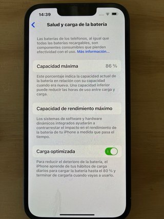 iPhone 13 verde + cargador inalámbrico