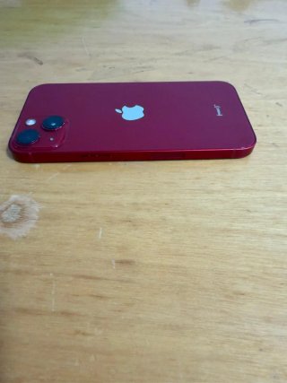 iPhone 13 Rojo Product.