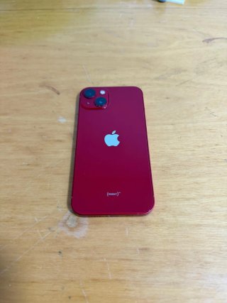 iPhone 13 Rojo Product.