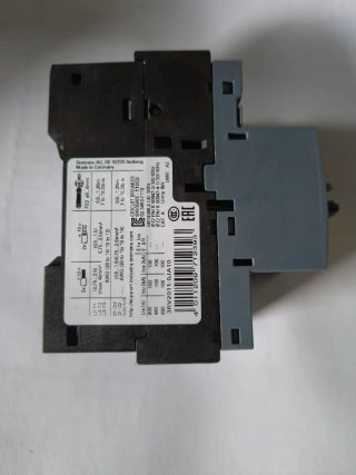 Interruttore Siemens 3RV2011-0JA10