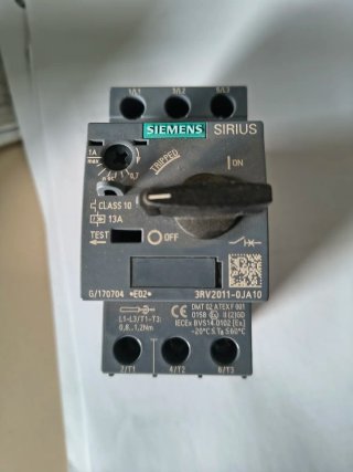 Interruttore Siemens 3RV2011-0JA10