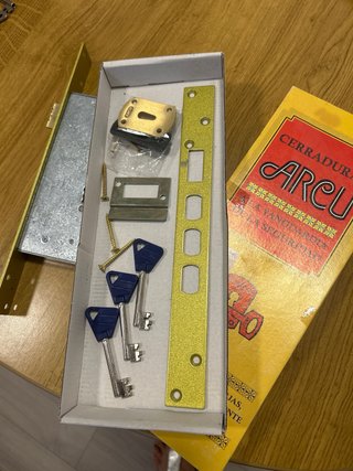 Cerradura ARCU para puerta exterior