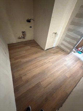 Carpi instalador suelo vinílico,tarima flo,rodapie
