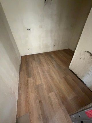 Carpi instalador suelo vinílico,tarima flo,rodapie