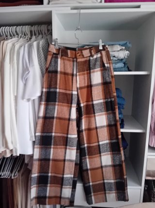 Pantalones de cuadros marrones