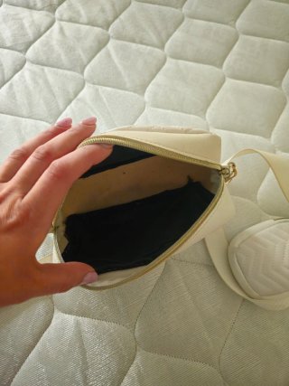Borsa tracolla bianca trapuntata con portamonete
