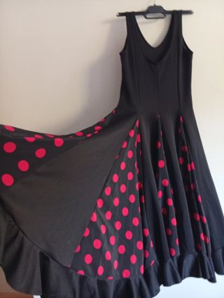 Vestido y mantón de flamenca/gitana niña de 6 a 8