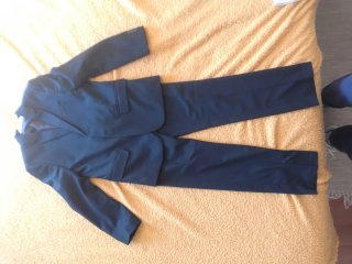 Traje de niño azul marino. H&M 8-9años