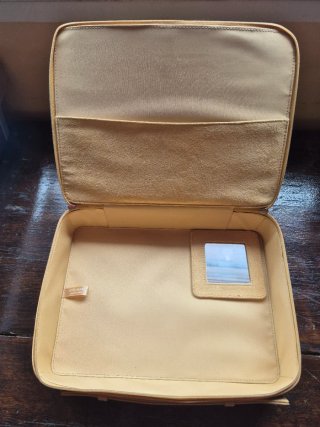 Neceser de viaje Estee Lauder.