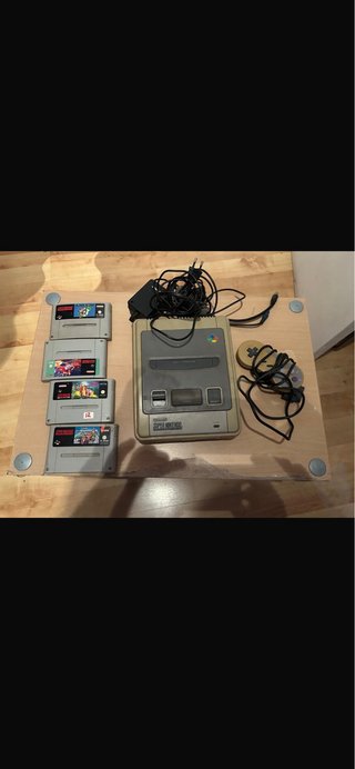 Super Nintendo + Mando + 4 Juegos