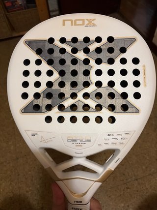 Pala de pádel NOX AT10 12K