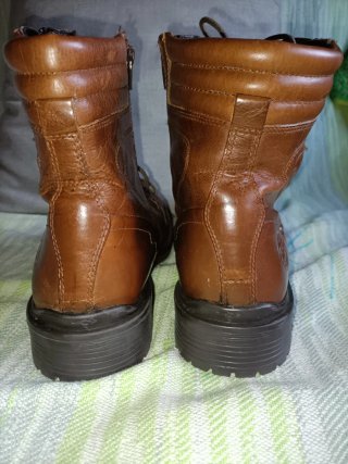 Botas de piel marrones