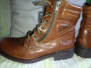 Botas de piel marrones