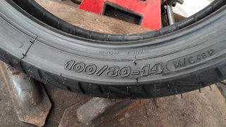 Michelin 100/80 R14 48P Neumático