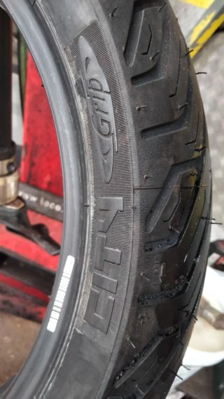 Michelin 100/80 R14 48P Neumático