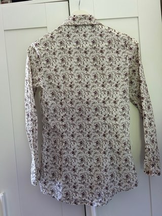 Camisa vintage floral morada y blanca