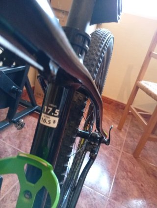 Bicicleta de Montaña Trek Negra y Verde muy cuidad