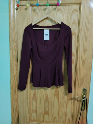 Blusa color vino manga larga