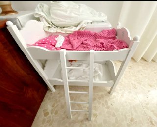 Litera de madera para muñecos