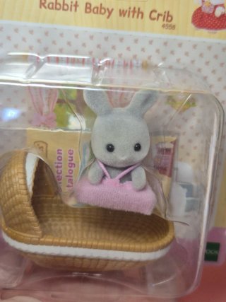 Sylvanian Families Coniglietto con Culla