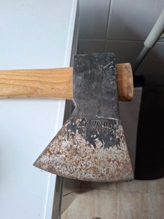 Hacha Vizcaina de Bellota 1200 gr. Mango 70 cm