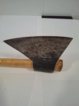 Hacha Vizcaina de Bellota 1200 gr. Mango 70 cm