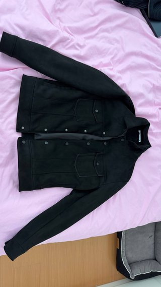 Chaqueta Zara efecto ante negra
