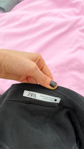 Chaqueta Zara efecto ante negra