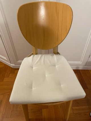 Sedia moderna in legno