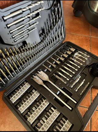 Bosch Juego de 103 piezas mixtas de brocas y punta