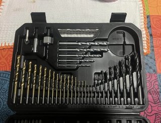 Bosch Juego de 103 piezas mixtas de brocas y punta