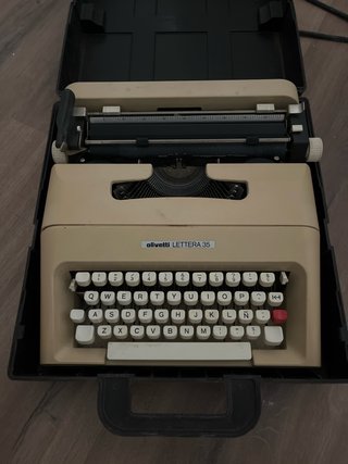 Máquina de escribir Olivetti Lettera 35
