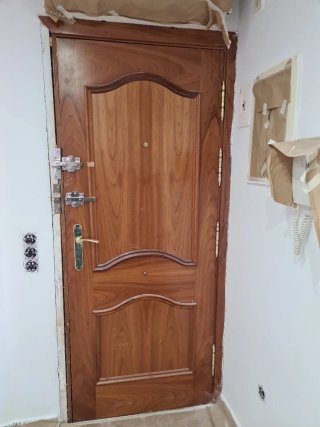 Puerta de seguridad madera