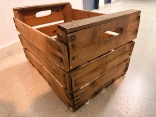 2 Cajas de madera originales de fruteria antigua.