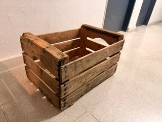 2 Cajas de madera originales de fruteria antigua.