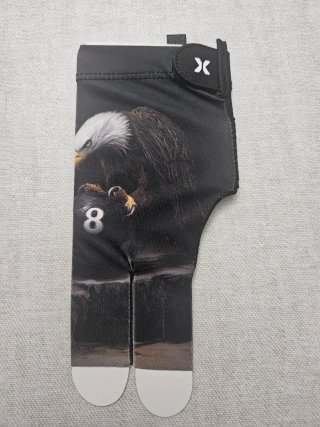 Guante de billar con diseño de águila