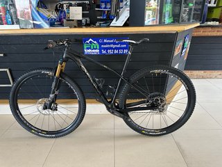 Orbea Alma M15 eagle carbon 29”
