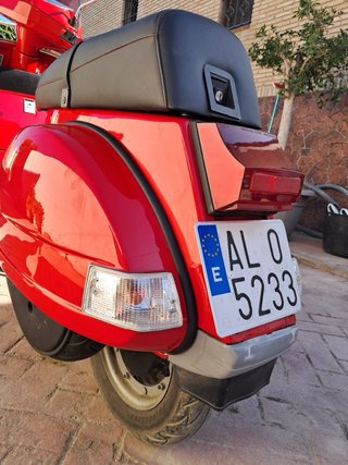 Vespa TX 200 Roja ITV Recién Pasada