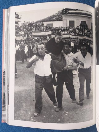JOANA BIARNÉS FOTOGRAFÍA LIBRO
