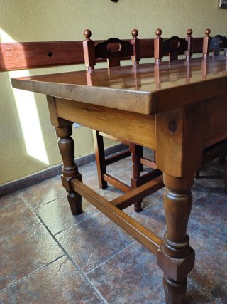 Mesa y sillas madera maciza estilo rústico