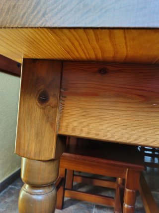 Mesa y sillas madera maciza estilo rústico